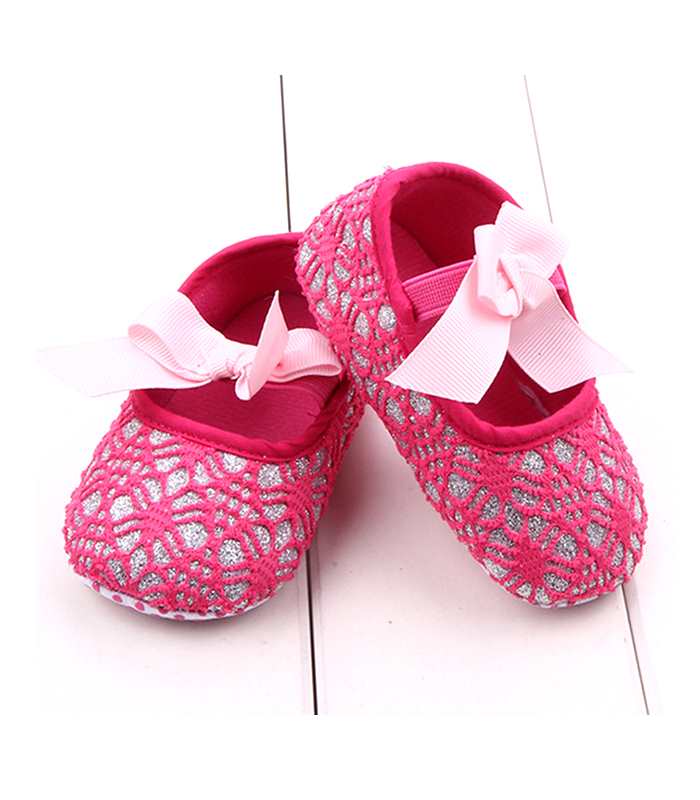Girl baby red shoe